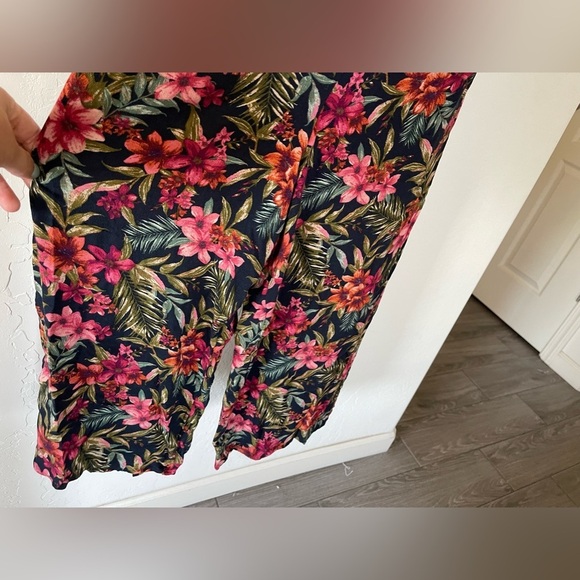 American Eagle| Floral Tropical Wide Leg Strapless Jumpsuit, Size XS••• - Picture 5 of 13